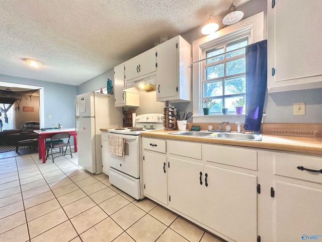 201 Ohio Avenue SE, Hanceville, AL 35077