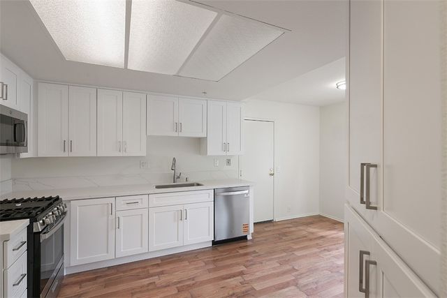 302 Monroe Court, Azusa, CA 91702