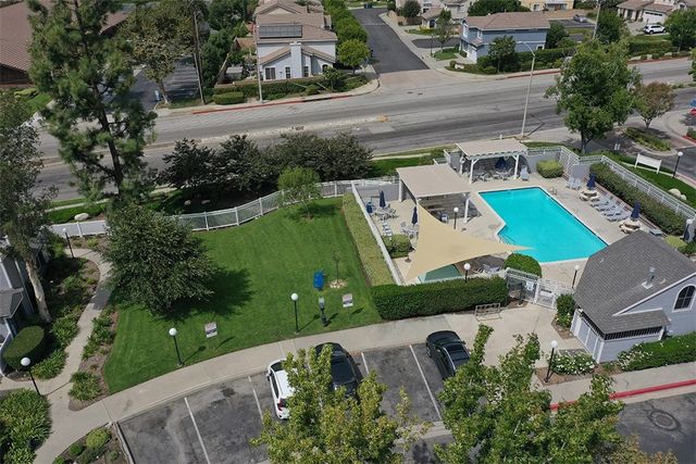 302 Monroe Court, Azusa, CA 91702