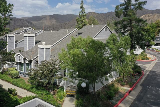 302 Monroe Court, Azusa, CA 91702