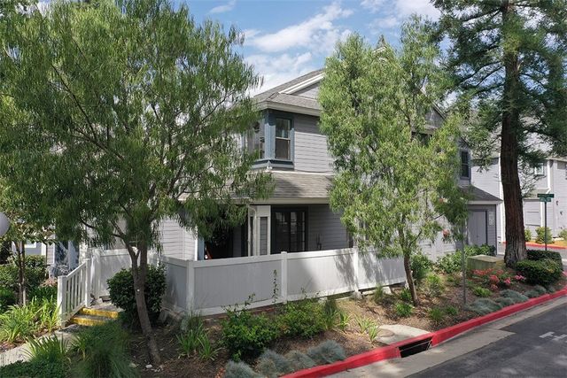 302 Monroe Court, Azusa, CA 91702