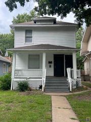 1527 SW Mulvane ST, Topeka, KS 66604