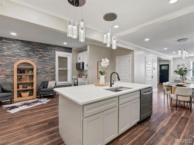 3957 Shaw Boulevard, St Louis, MO 63110