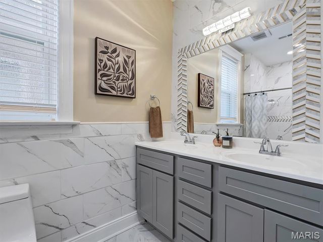 3957 Shaw Boulevard, St Louis, MO 63110