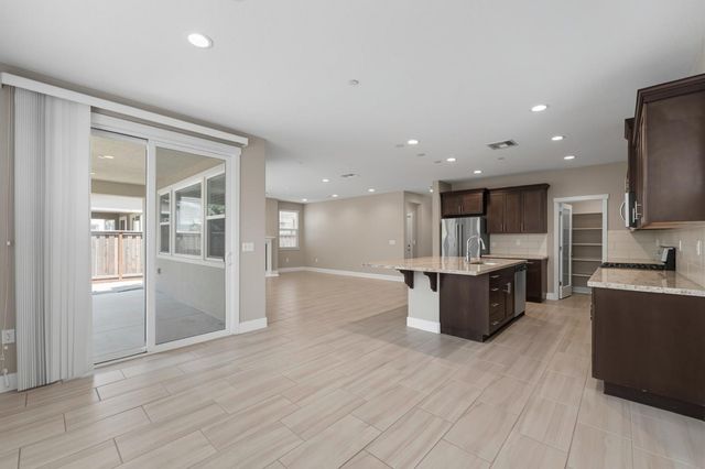 18173 Broadwell Ct, Lathrop, CA 95330