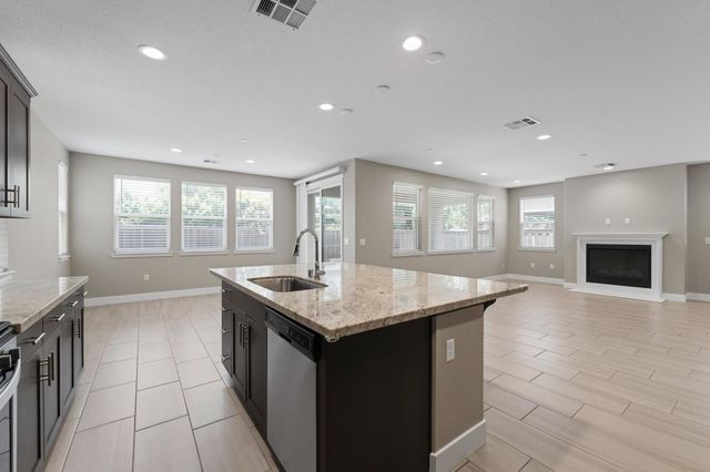 18173 Broadwell Ct, Lathrop, CA 95330