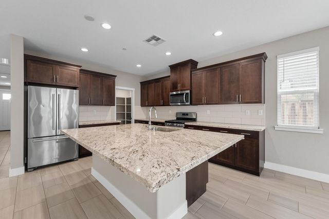 18173 Broadwell Ct, Lathrop, CA 95330