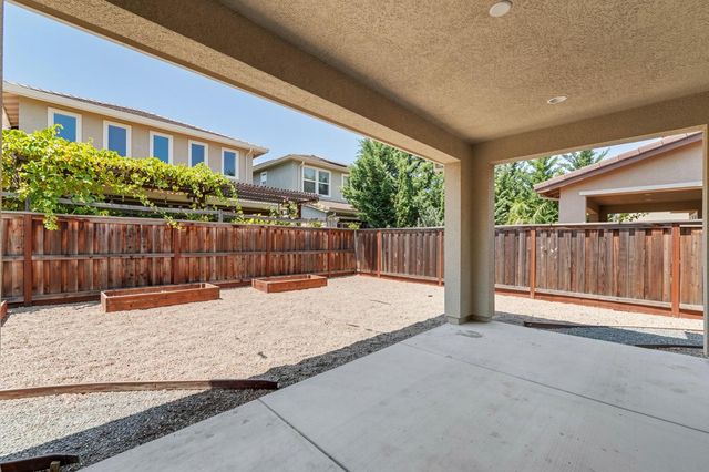 18173 Broadwell Ct, Lathrop, CA 95330
