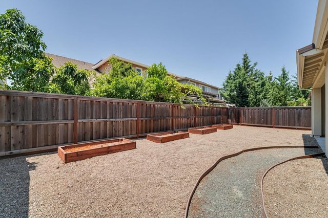 18173 Broadwell Ct, Lathrop, CA 95330