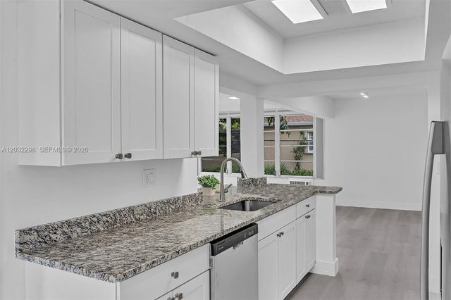 3940 NW 47th Ave, Lauderdale Lakes, FL 33319