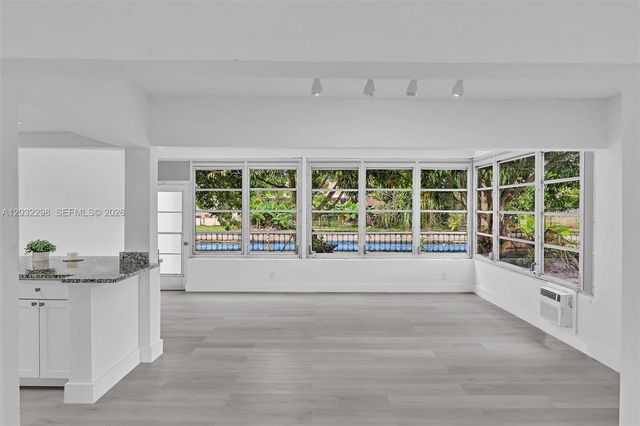 3940 NW 47th Ave, Lauderdale Lakes, FL 33319
