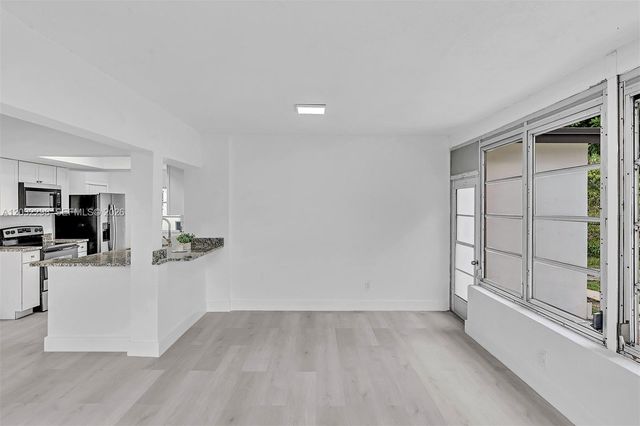 3940 NW 47th Ave, Lauderdale Lakes, FL 33319