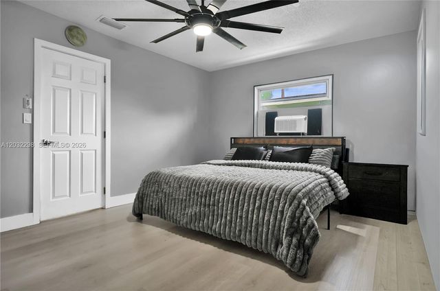 3940 NW 47th Ave, Lauderdale Lakes, FL 33319