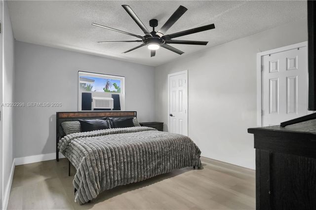 3940 NW 47th Ave, Lauderdale Lakes, FL 33319