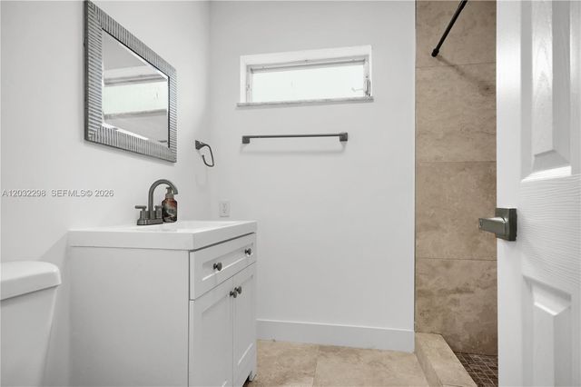 3940 NW 47th Ave, Lauderdale Lakes, FL 33319