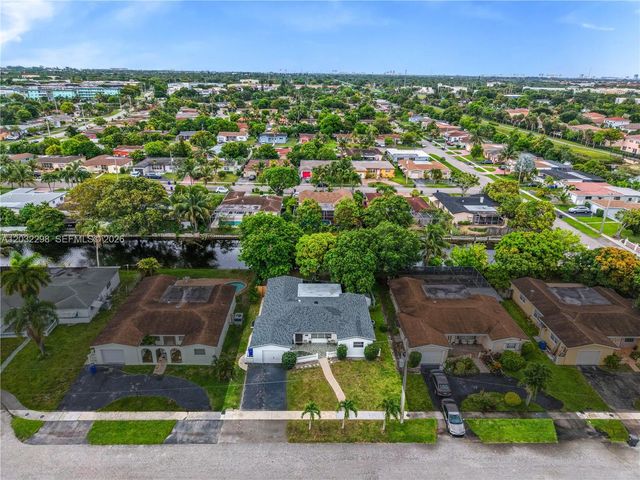 3940 NW 47th Ave, Lauderdale Lakes, FL 33319