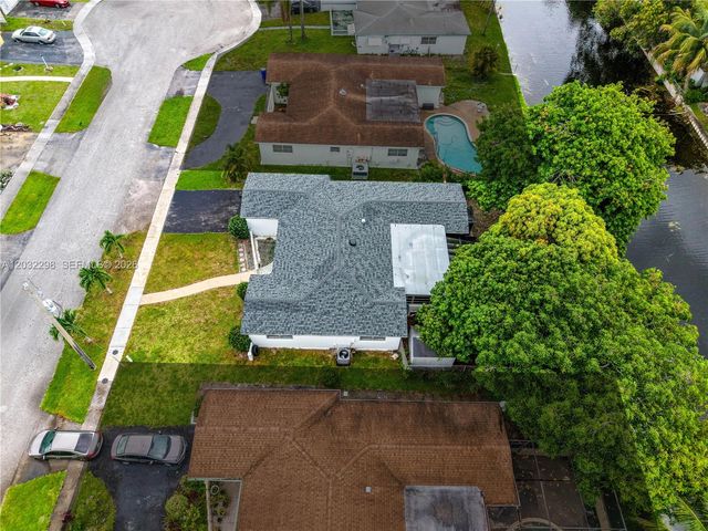 3940 NW 47th Ave, Lauderdale Lakes, FL 33319
