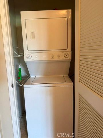 27021 Channel Lane 19, Valencia, CA 91355
