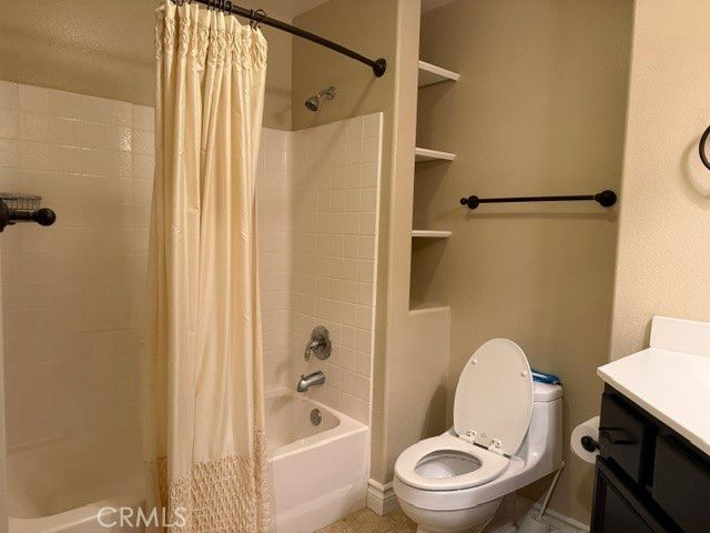 27021 Channel Lane 19, Valencia, CA 91355