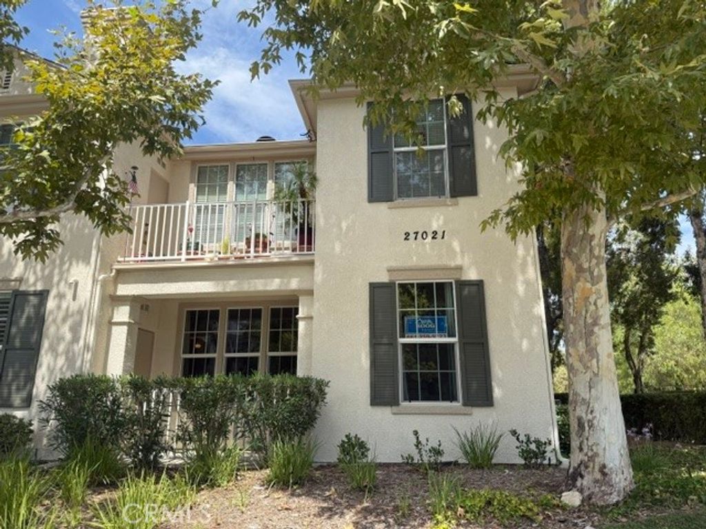 27021 Channel Lane 19, Valencia, CA 91355