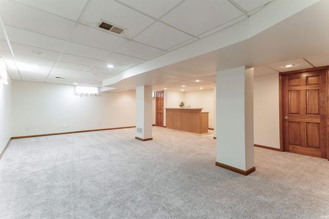 110 W Mount Pleasant Road, Evansville, IN 47711