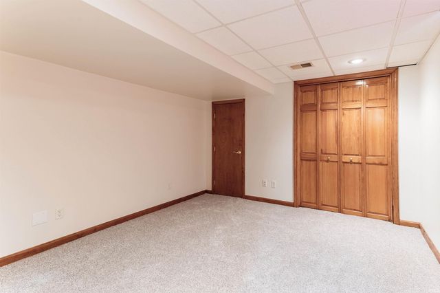 110 W Mount Pleasant Road, Evansville, IN 47711