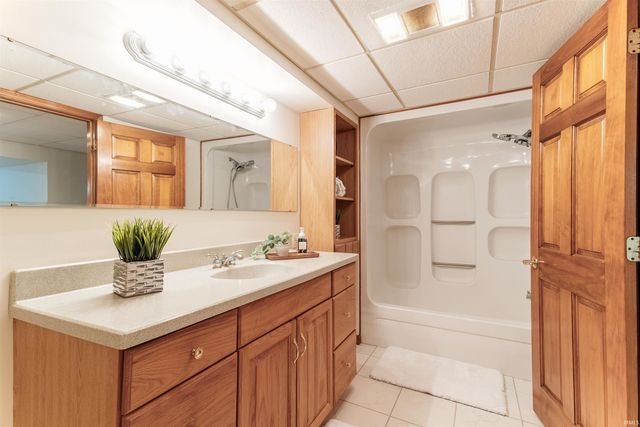 110 W Mount Pleasant Road, Evansville, IN 47711