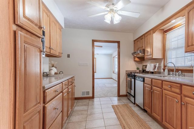 110 W Mount Pleasant Road, Evansville, IN 47711