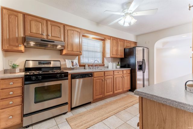 110 W Mount Pleasant Road, Evansville, IN 47711