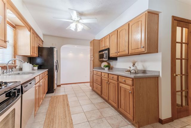 110 W Mount Pleasant Road, Evansville, IN 47711