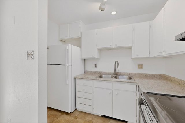 155 Calle Ojo Feliz P, Santa Fe, NM 87505
