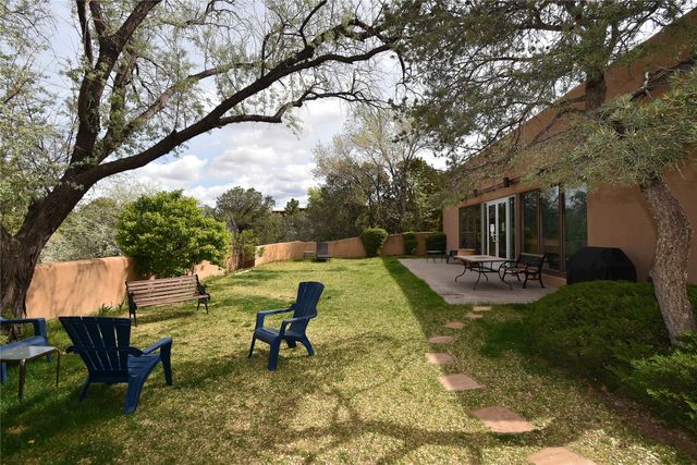 155 Calle Ojo Feliz P, Santa Fe, NM 87505