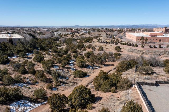 155 Calle Ojo Feliz P, Santa Fe, NM 87505