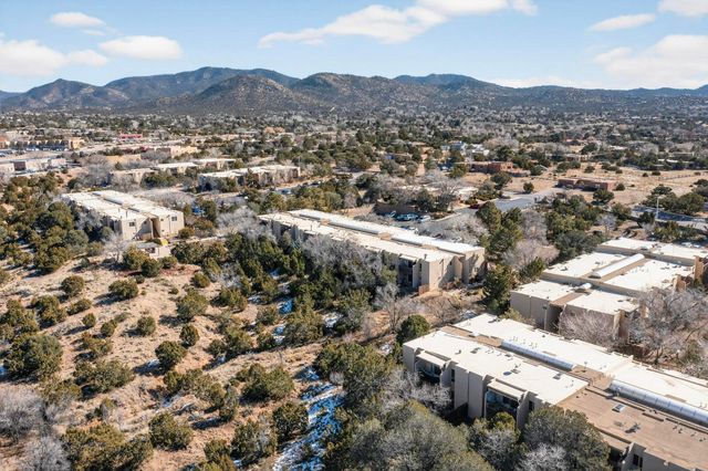 155 Calle Ojo Feliz P, Santa Fe, NM 87505