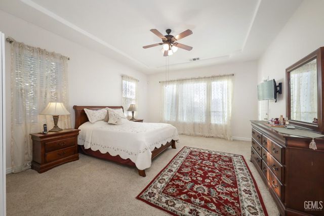 12504 Crown Crest Drive, Bakersfield, CA 93311