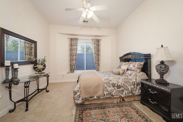 12504 Crown Crest Drive, Bakersfield, CA 93311