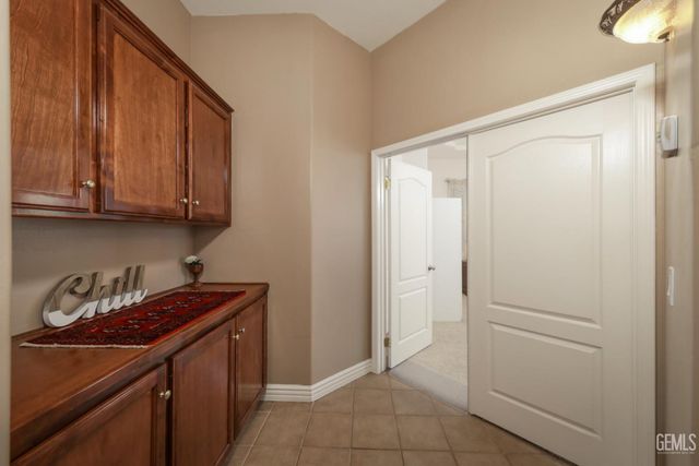 12504 Crown Crest Drive, Bakersfield, CA 93311