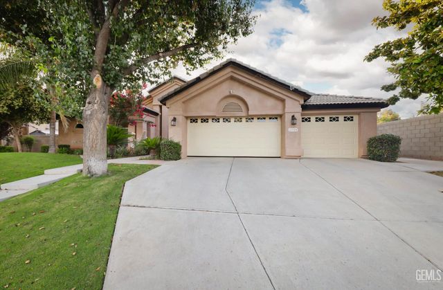 12504 Crown Crest Drive, Bakersfield, CA 93311
