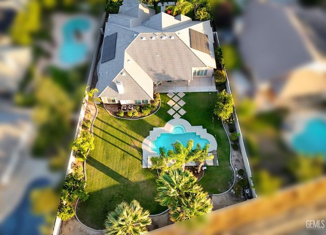 12504 Crown Crest Drive, Bakersfield, CA 93311