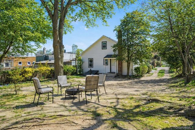 1550 Main Road, Jamesport, NY 11901