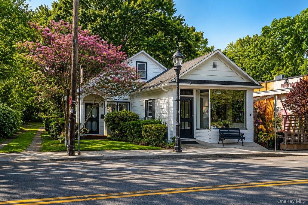 1550 Main Road, Jamesport, NY 11901