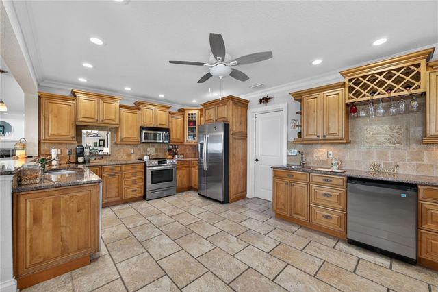 2540 E BAY ISLE DRIVE SE, St Petersburg, FL 33705