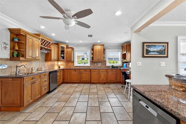 2540 E BAY ISLE DRIVE SE, St Petersburg, FL 33705