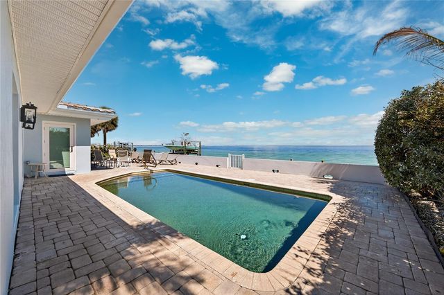 2540 E BAY ISLE DRIVE SE, St Petersburg, FL 33705