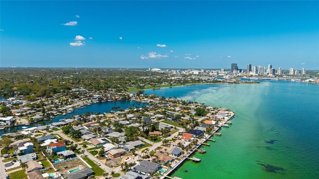 2540 E BAY ISLE DRIVE SE, St Petersburg, FL 33705