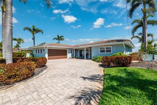 2540 E BAY ISLE DRIVE SE, St Petersburg, FL 33705