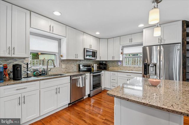6004 QUEENS CHAPEL RD, Hyattsville, MD 20782