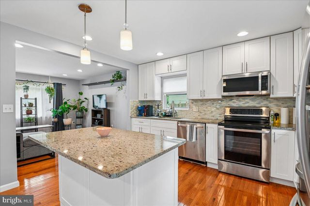 6004 QUEENS CHAPEL RD, Hyattsville, MD 20782