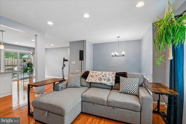 6004 QUEENS CHAPEL RD, Hyattsville, MD 20782