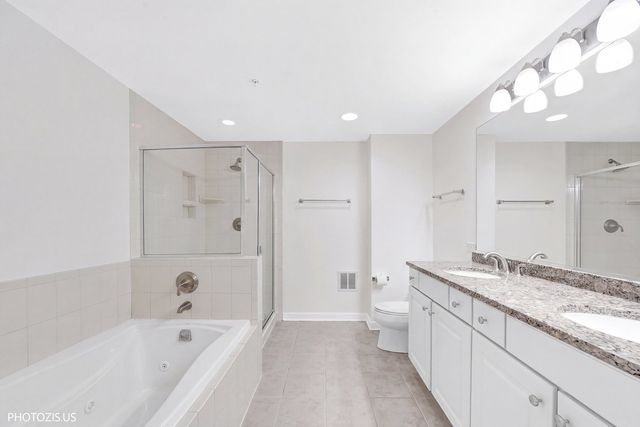 425 Benjamin Drive 207, Vernon Hills, IL 60061